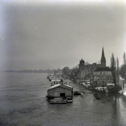 Köln Rodenkirchen, Bootshäuser, Hochwasser 1930er